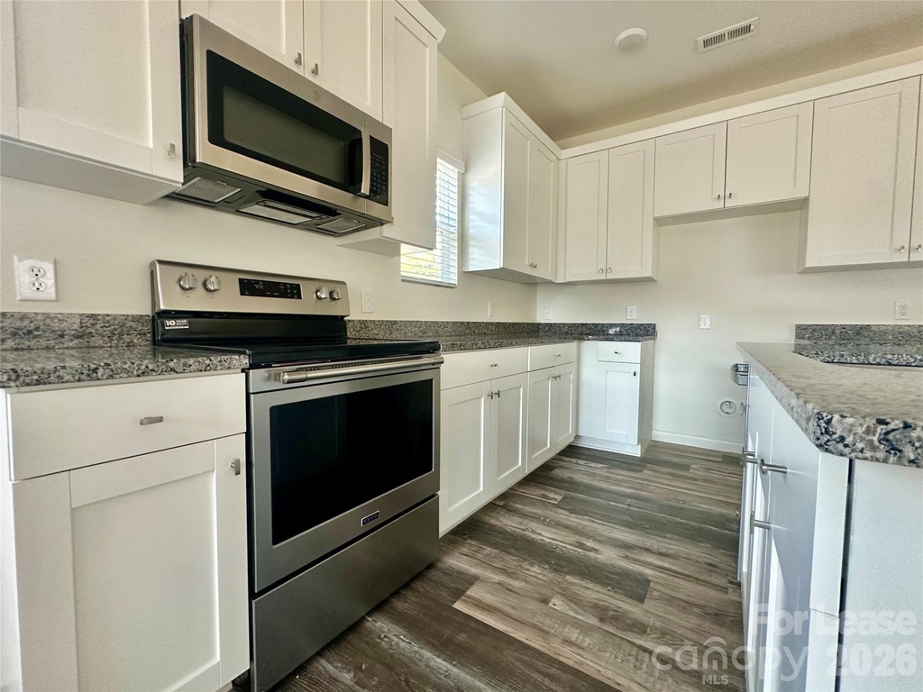 260 Mills Avenue - Photo 8