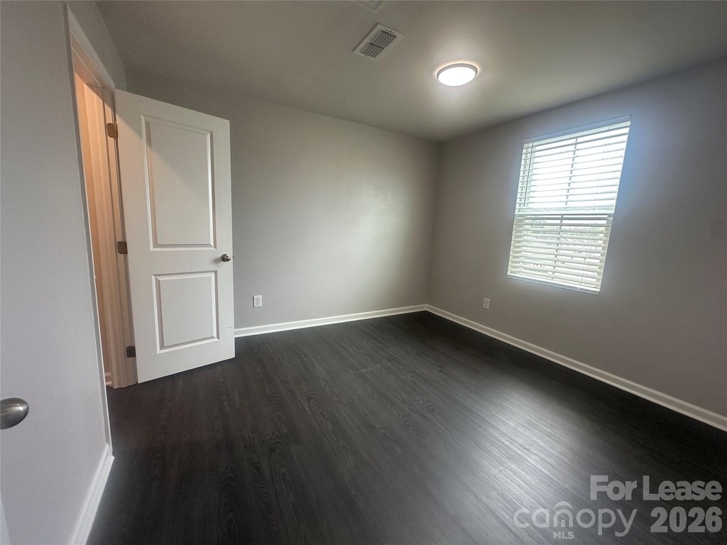 5014 Merwyn Avenue - Photo 11