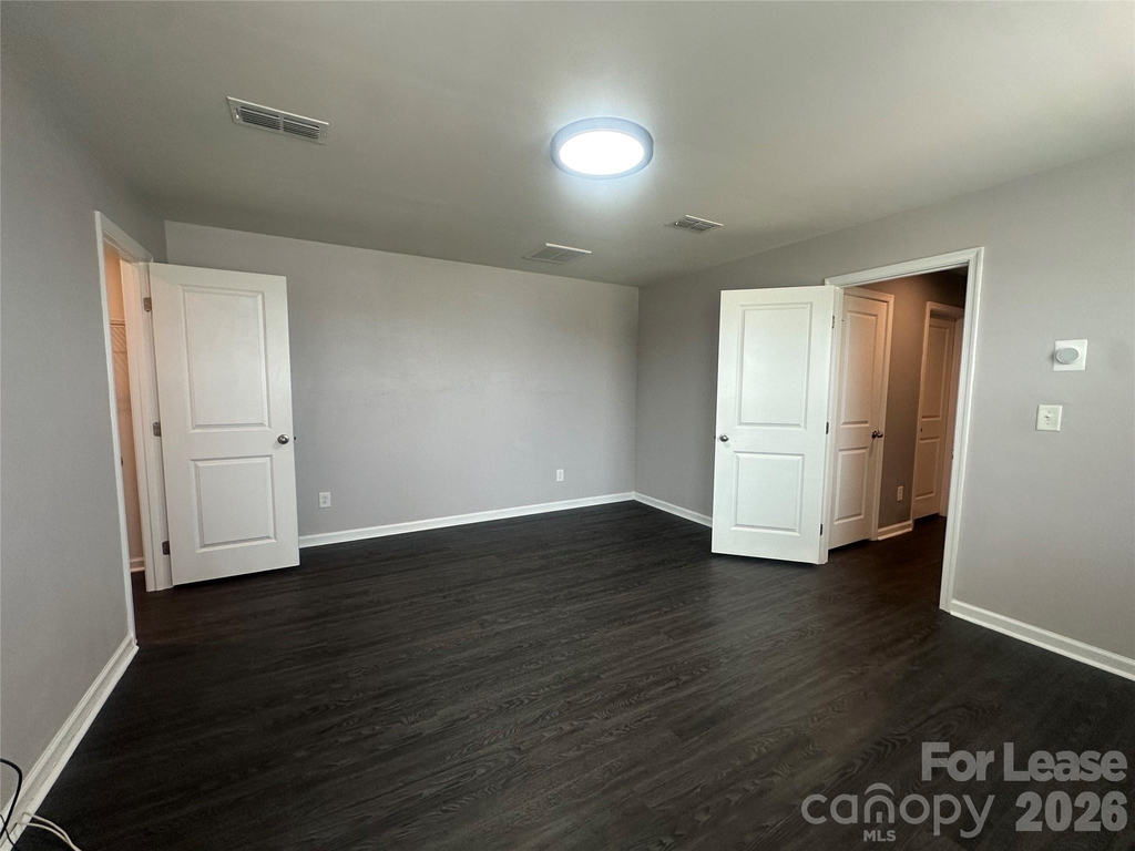 5014 Merwyn Avenue - Photo 5