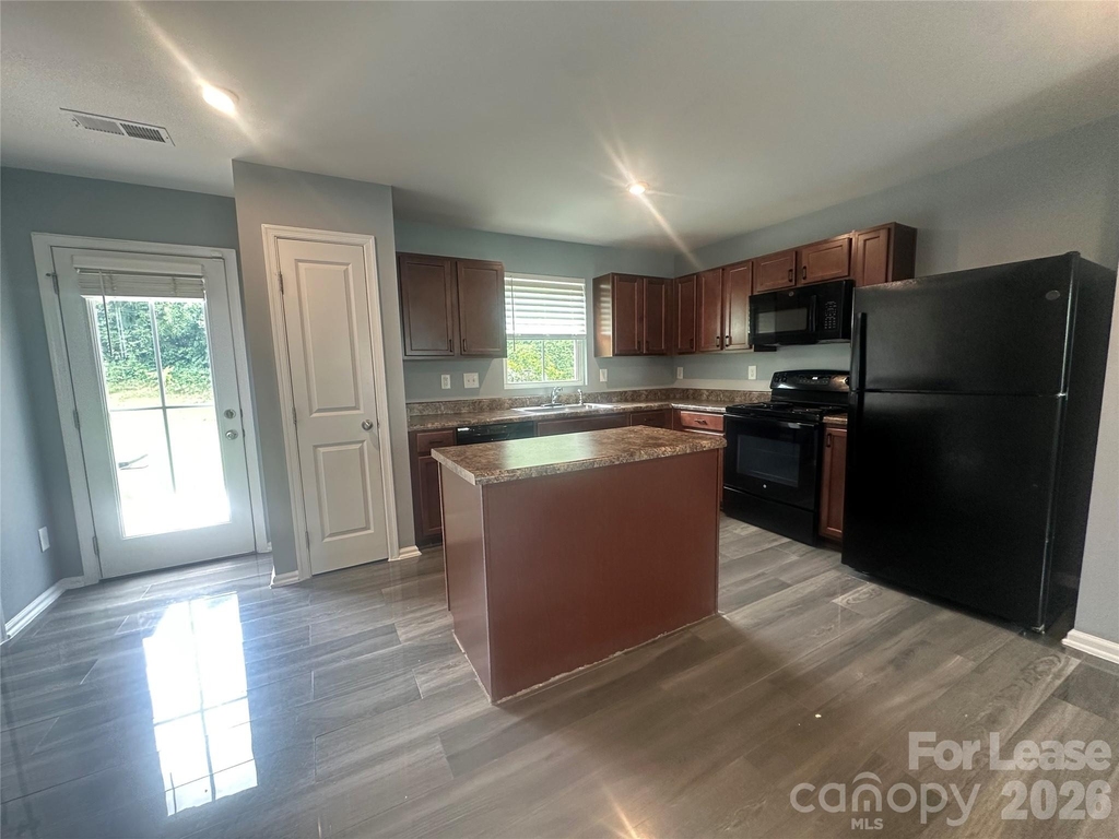 5014 Merwyn Avenue - Photo 1