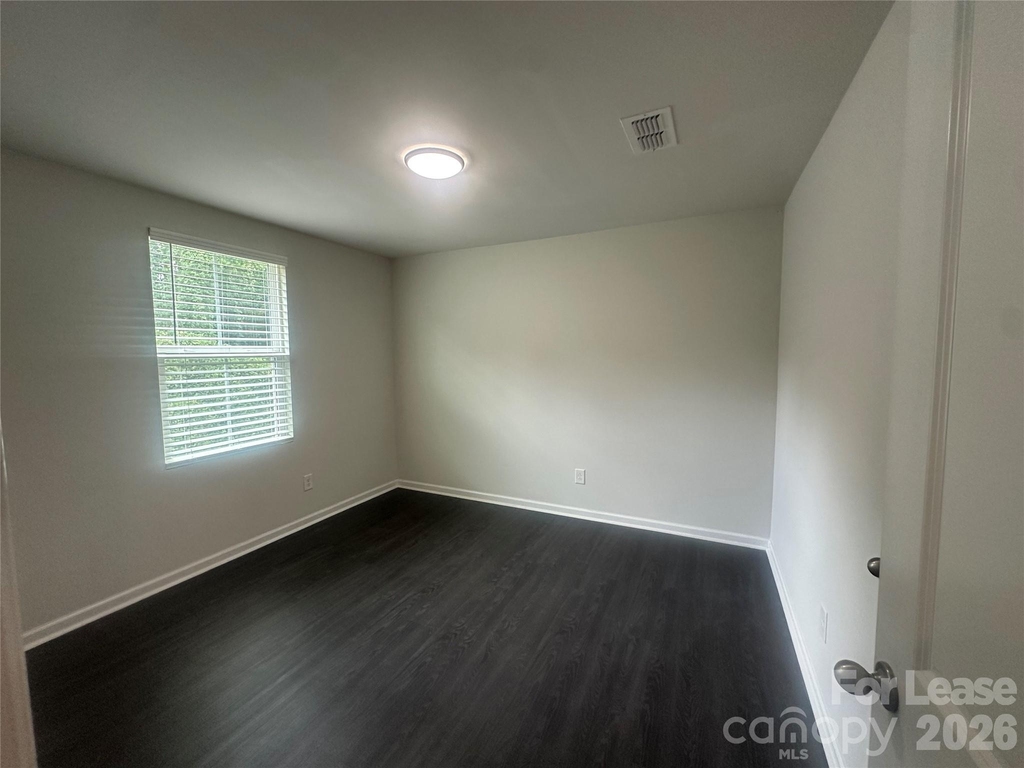 5014 Merwyn Avenue - Photo 10