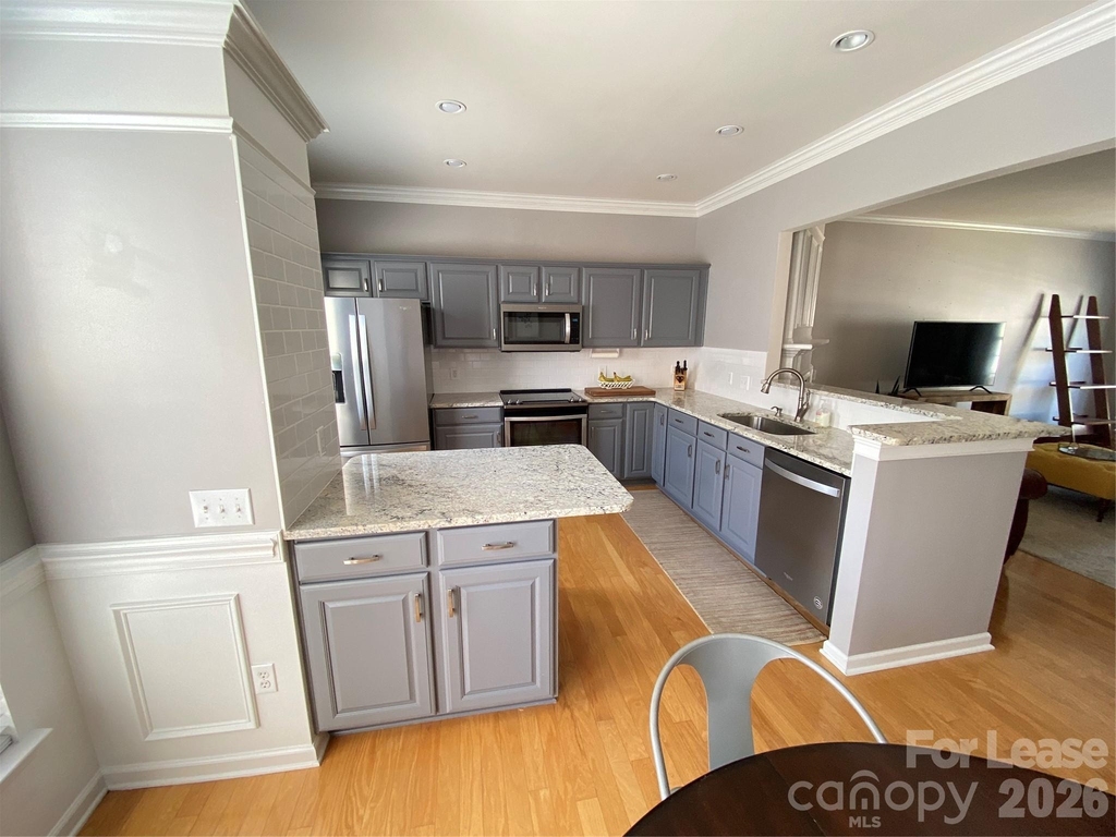 2933 Duvalla Avenue - Photo 7