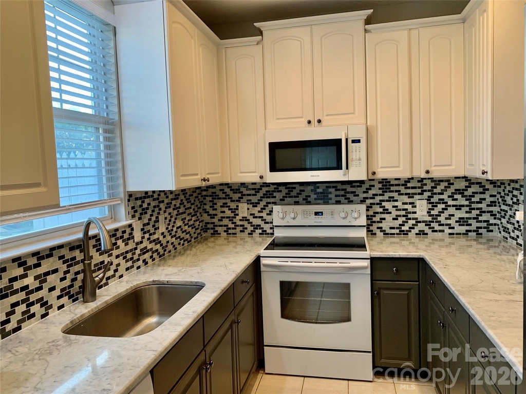 14131 Richmond Park Avenue - Photo 7