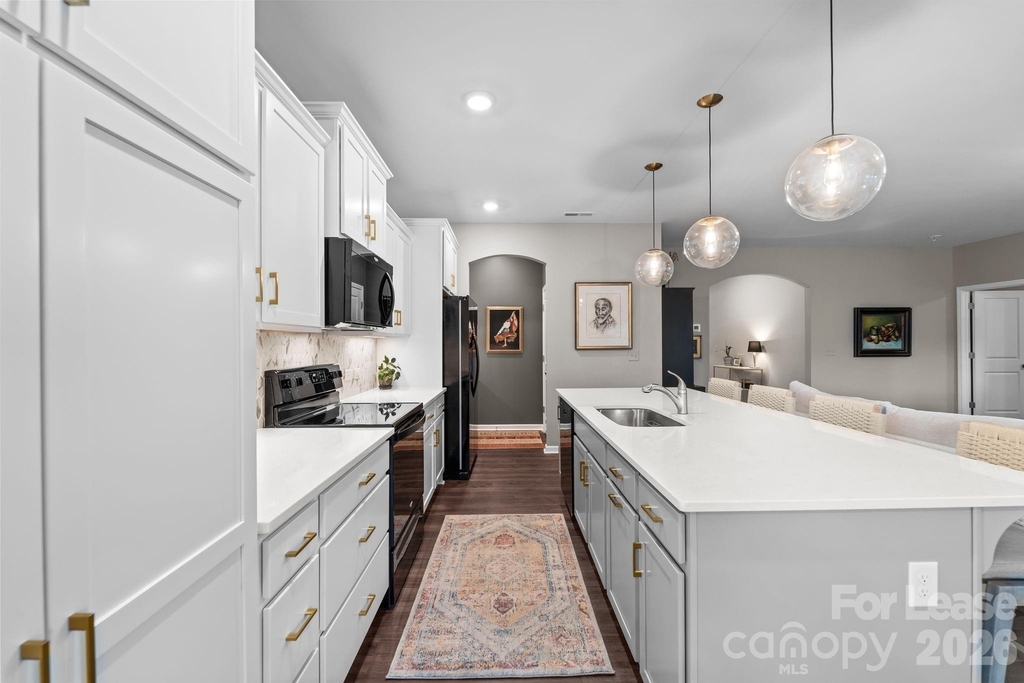 157 Montgomery Place - Photo 6
