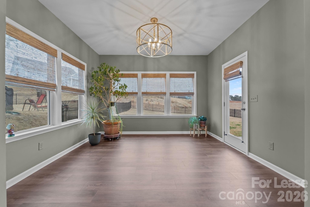 157 Montgomery Place - Photo 17