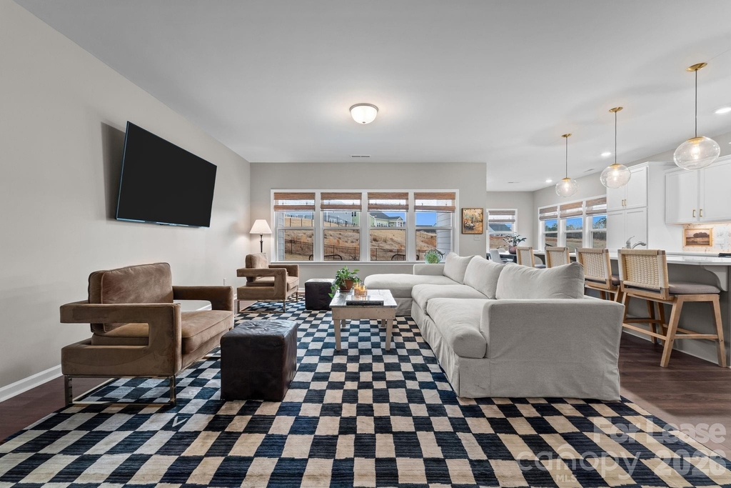 157 Montgomery Place - Photo 3