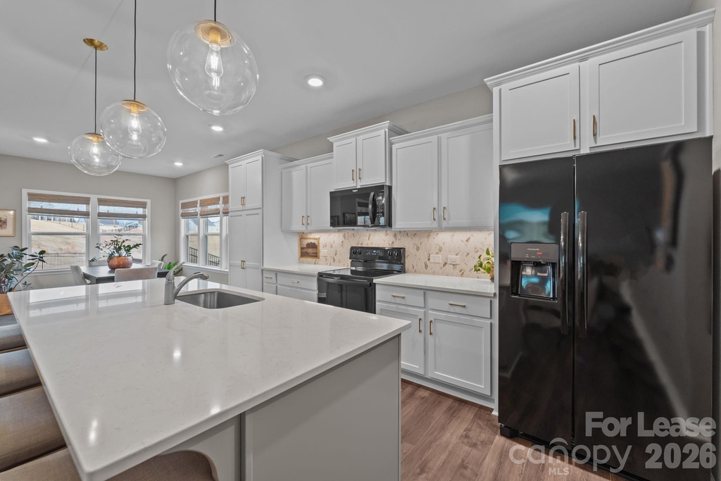 157 Montgomery Place - Photo 8