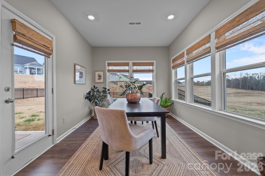 157 Montgomery Place - Photo 10