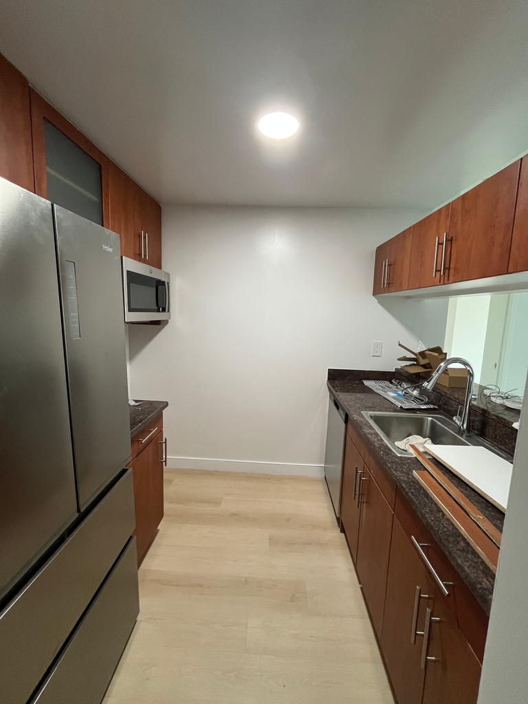 West 54th Street - Photo 4