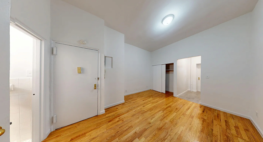 East 90th  Street - Photo 3