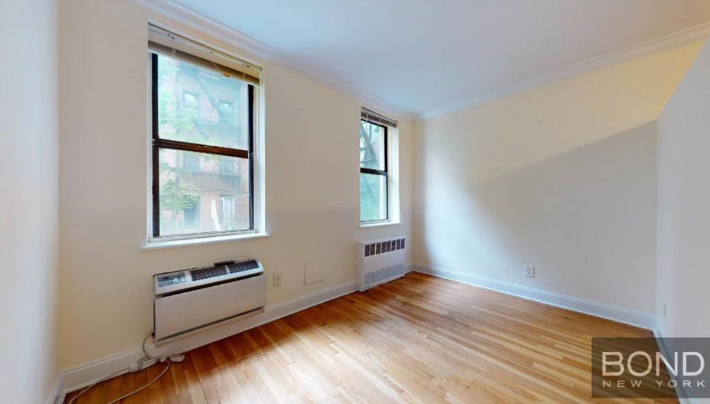 East 80th Street - Photo 1