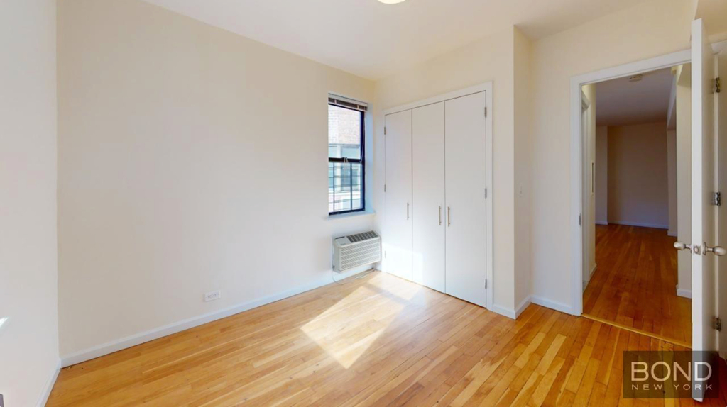 1680 York Avenue - Photo 5