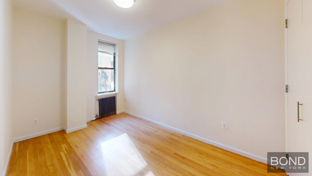 1680 York Avenue - Photo 6