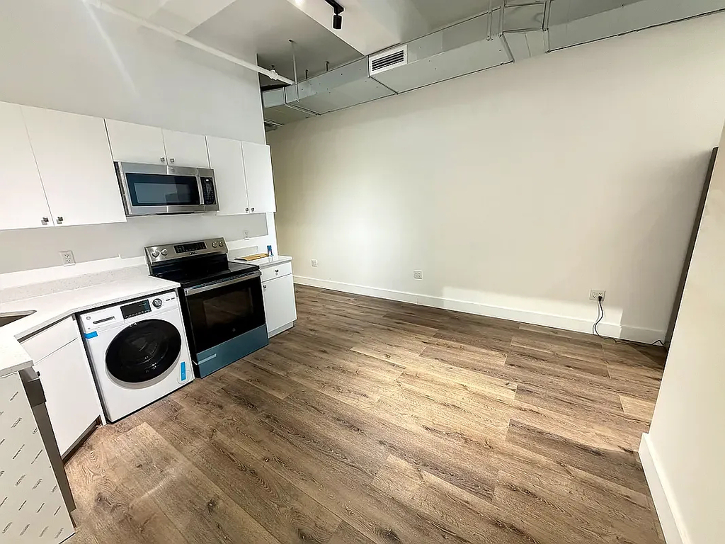 255 West 36th Street - Photo 2