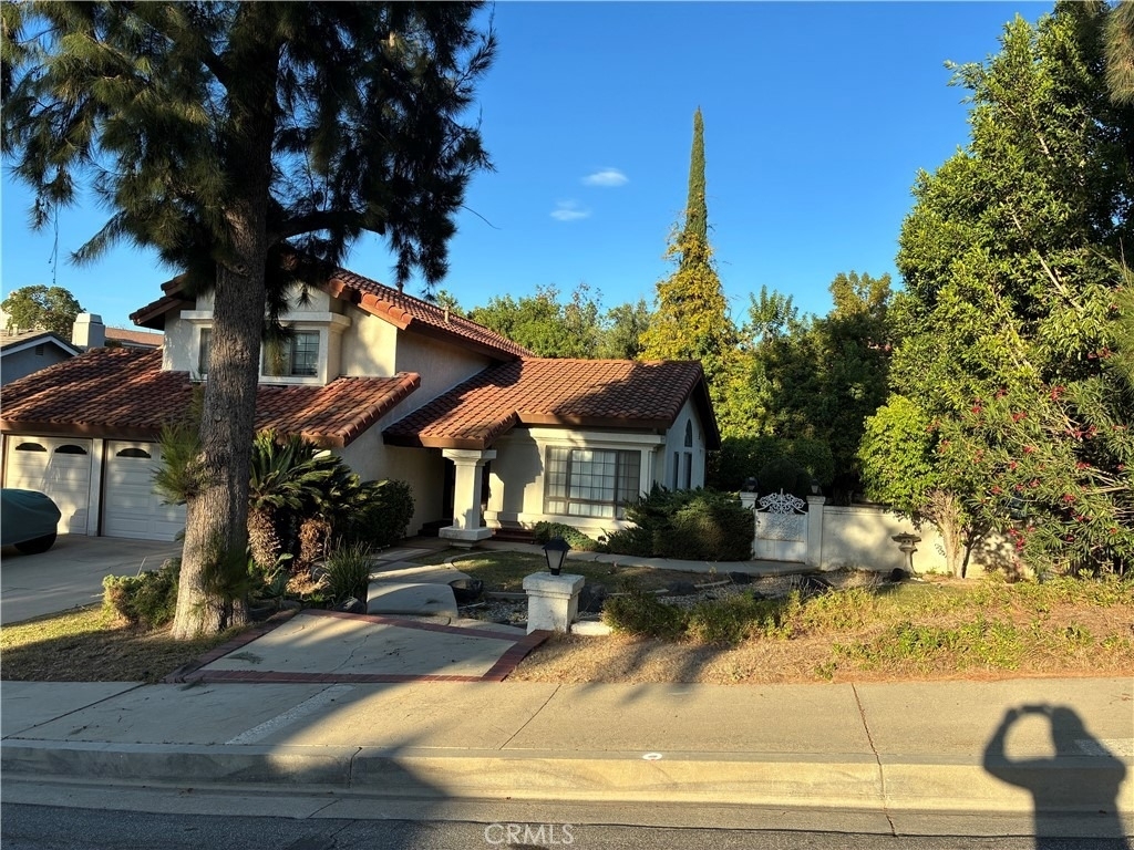 674 Radbury - Photo 1