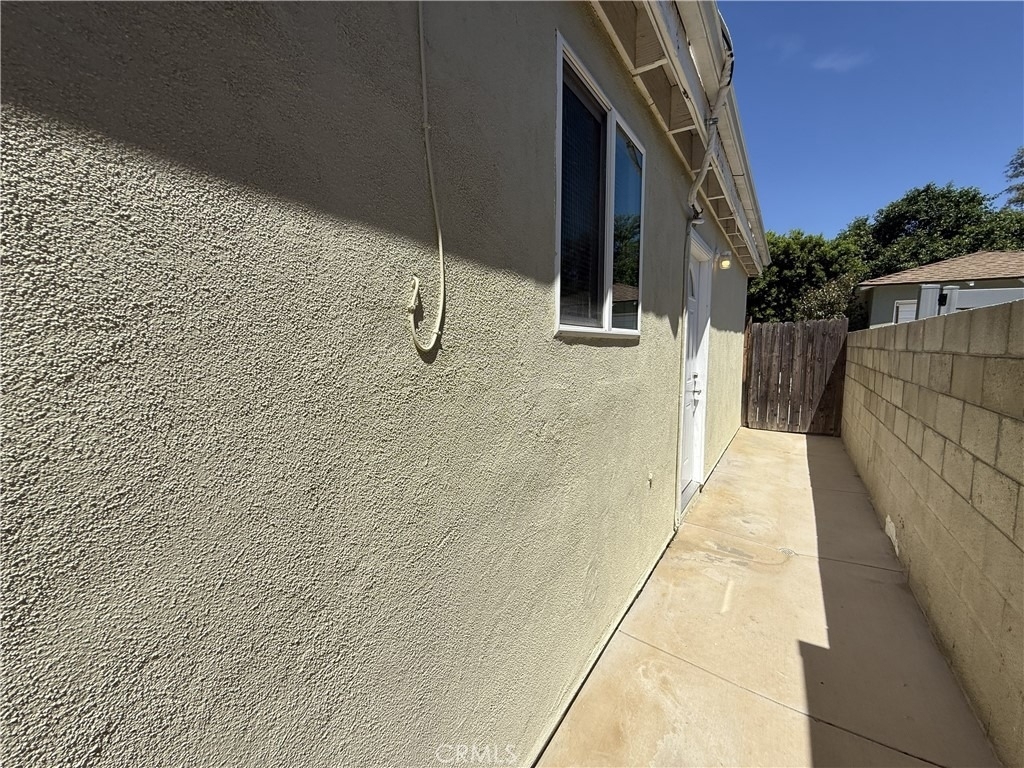 7320 Lindley - Photo 8
