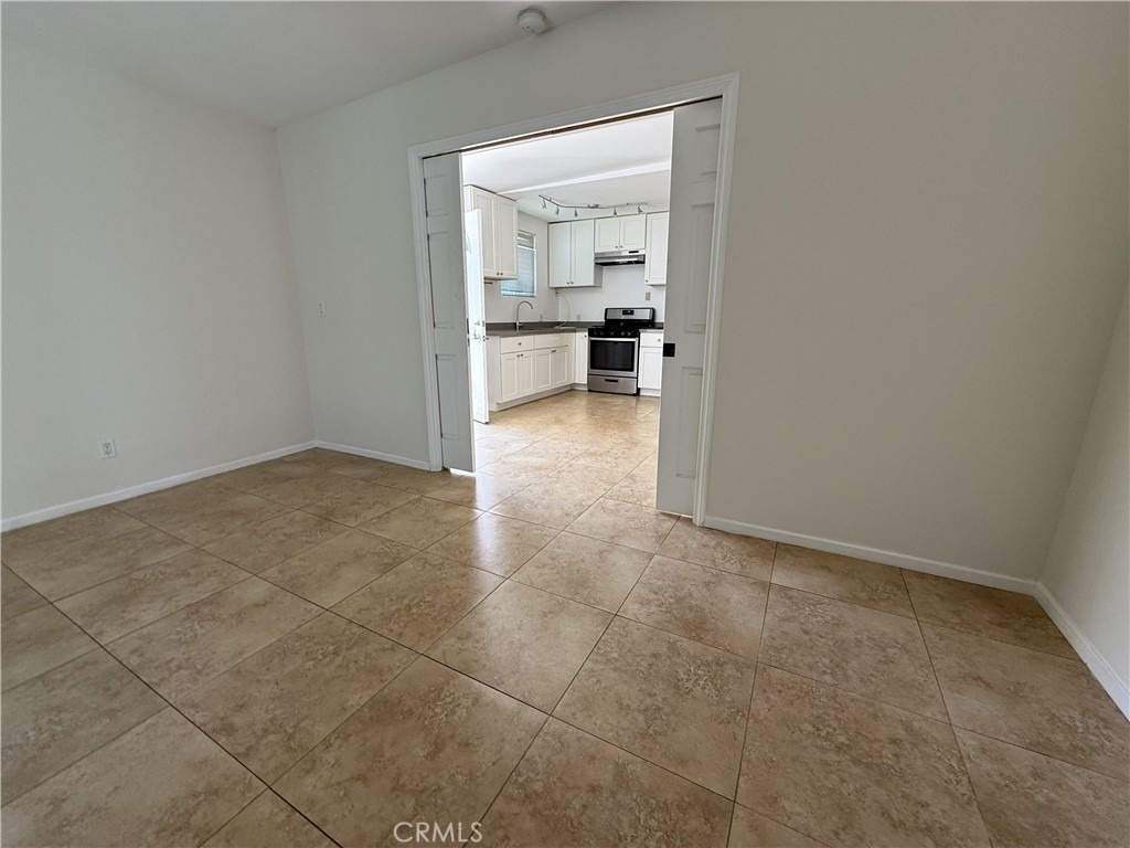 7320 Lindley - Photo 2