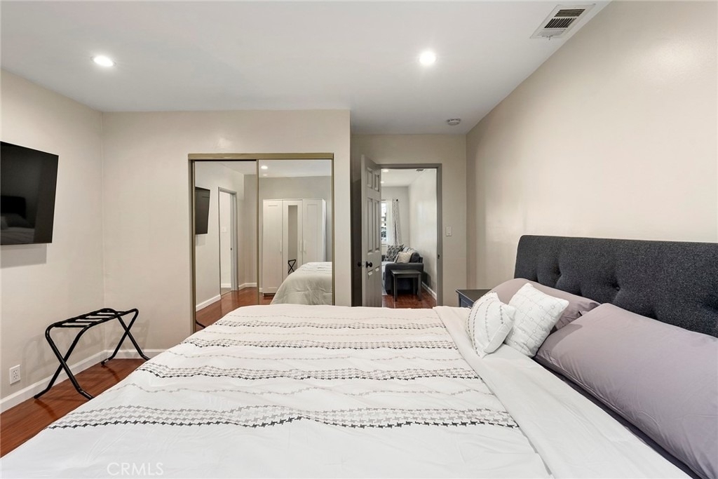 18228 Regina Avenue - Photo 14