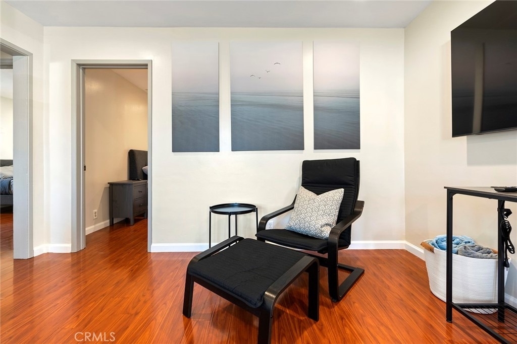 18228 Regina Avenue - Photo 5