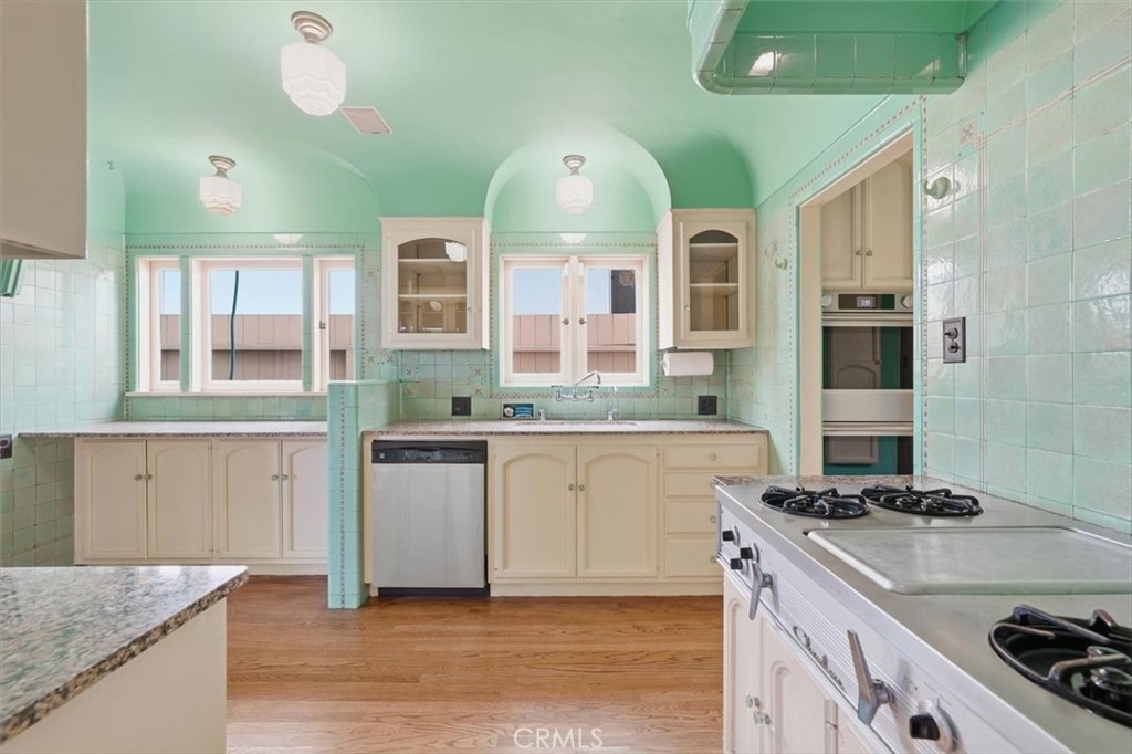 1602 The Strand (entire Property) - Photo 11