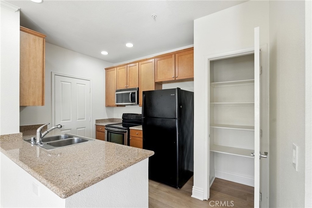 22681 Oakgrove - Photo 8