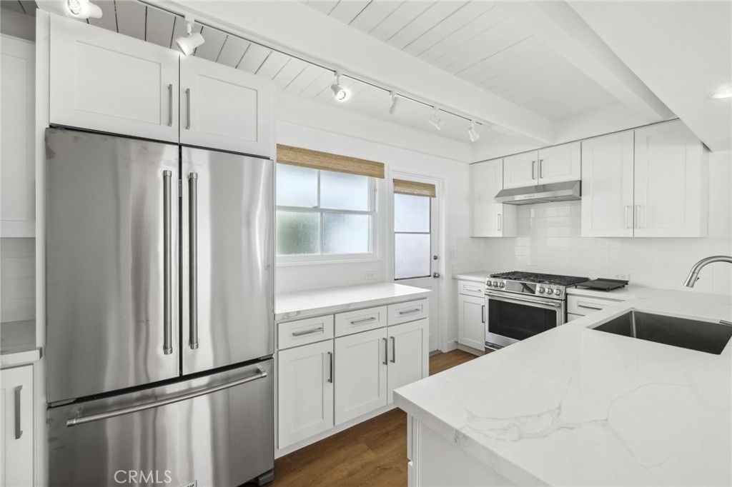 2551 Bayshore Drive - Photo 9