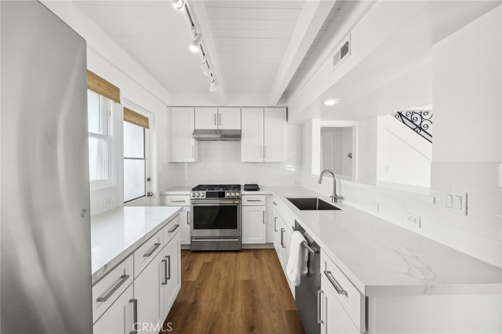 2551 Bayshore Drive - Photo 10