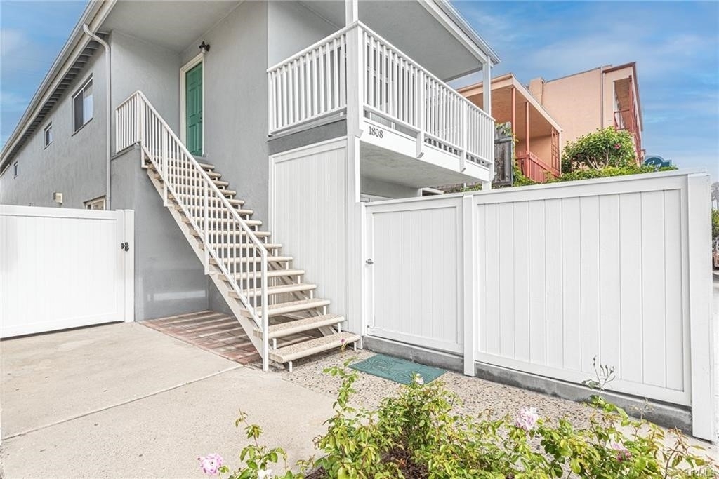 1808 W Balboa - Photo 3