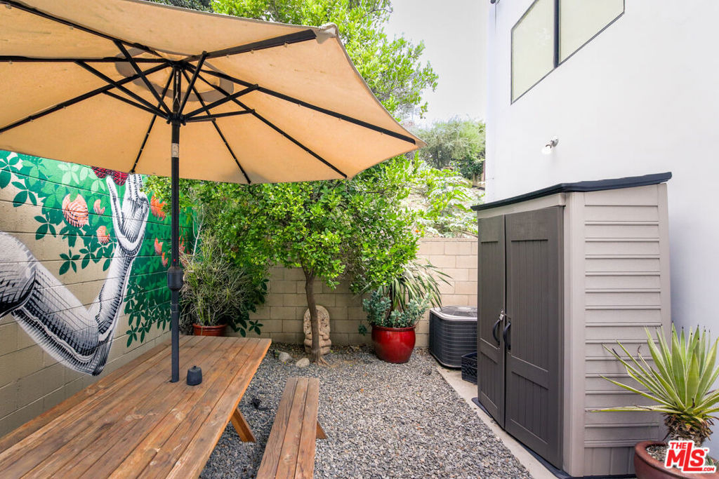 2216 Bancroft Avenue - Photo 35