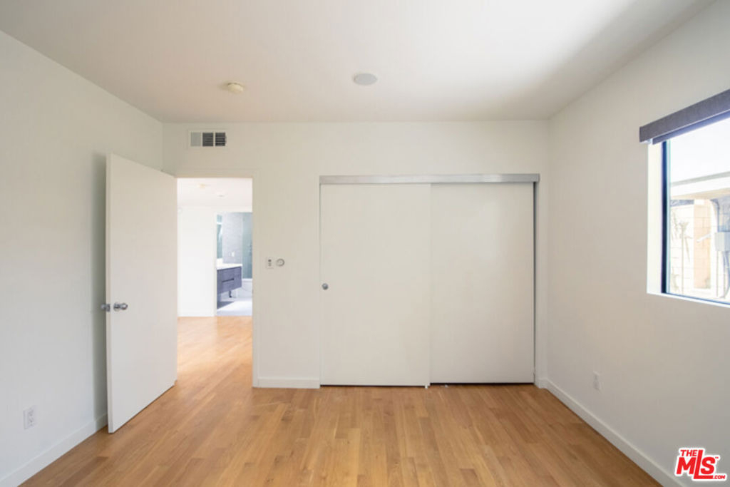2216 Bancroft Avenue - Photo 31