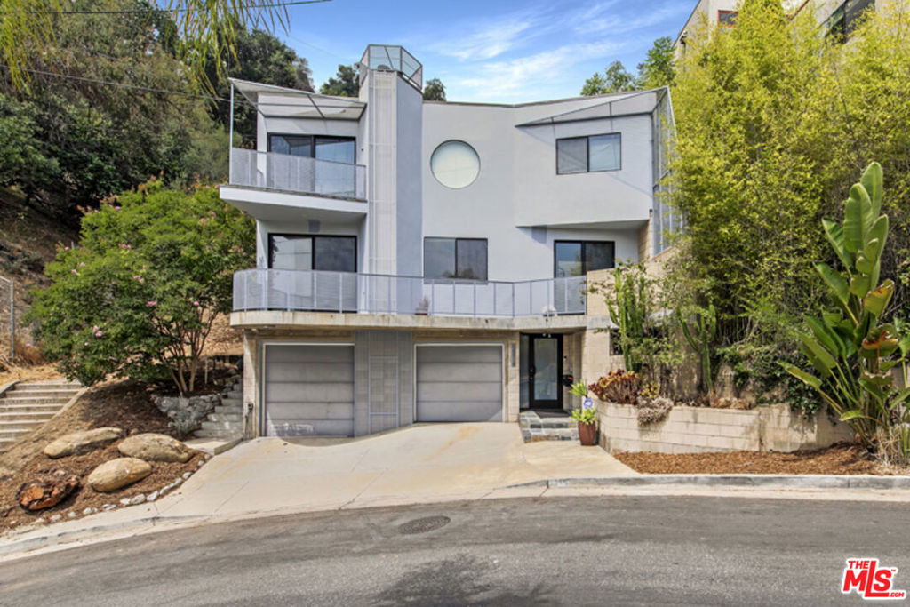 2216 Bancroft Avenue - Photo 0
