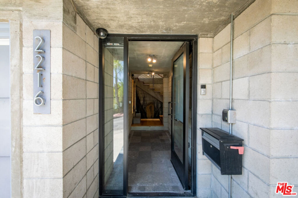 2216 Bancroft Avenue - Photo 53