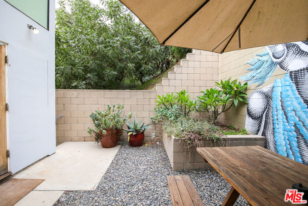 2216 Bancroft Avenue - Photo 39