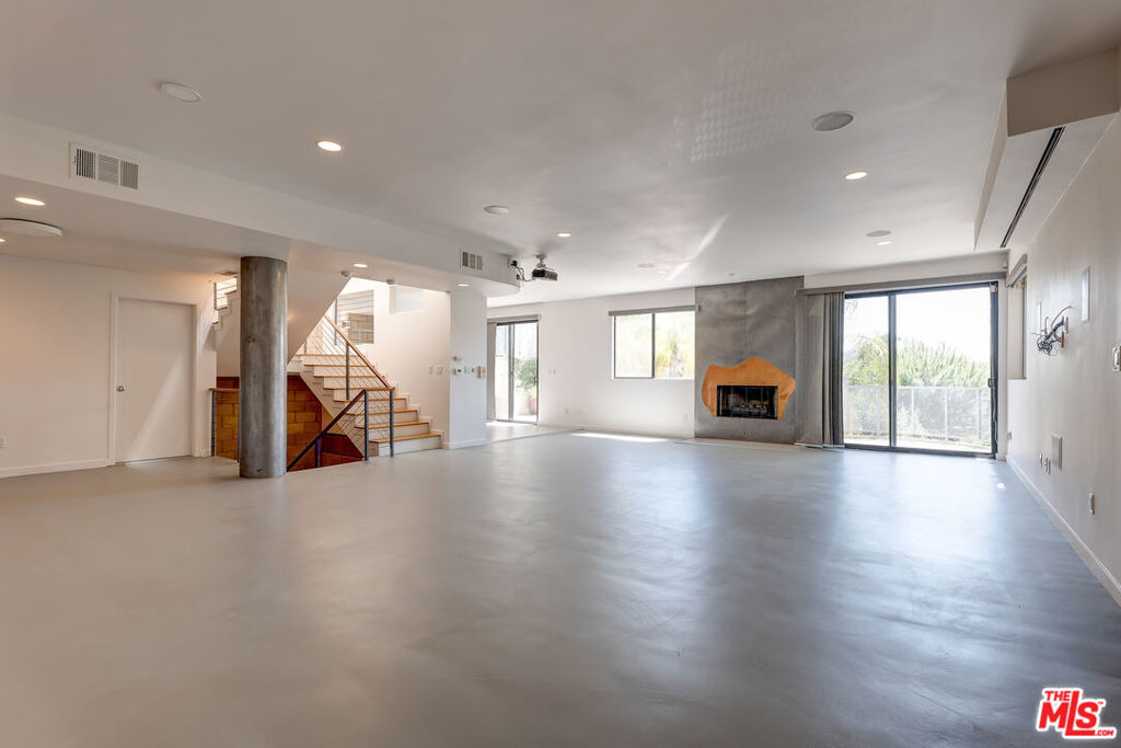 2216 Bancroft Avenue - Photo 5