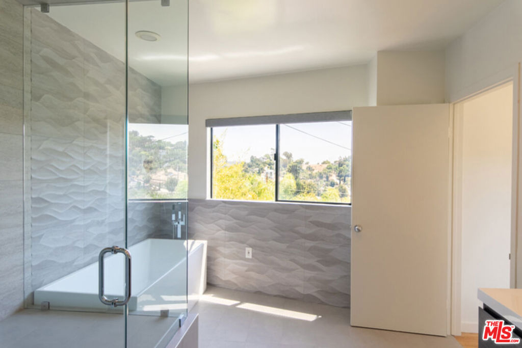 2216 Bancroft Avenue - Photo 26