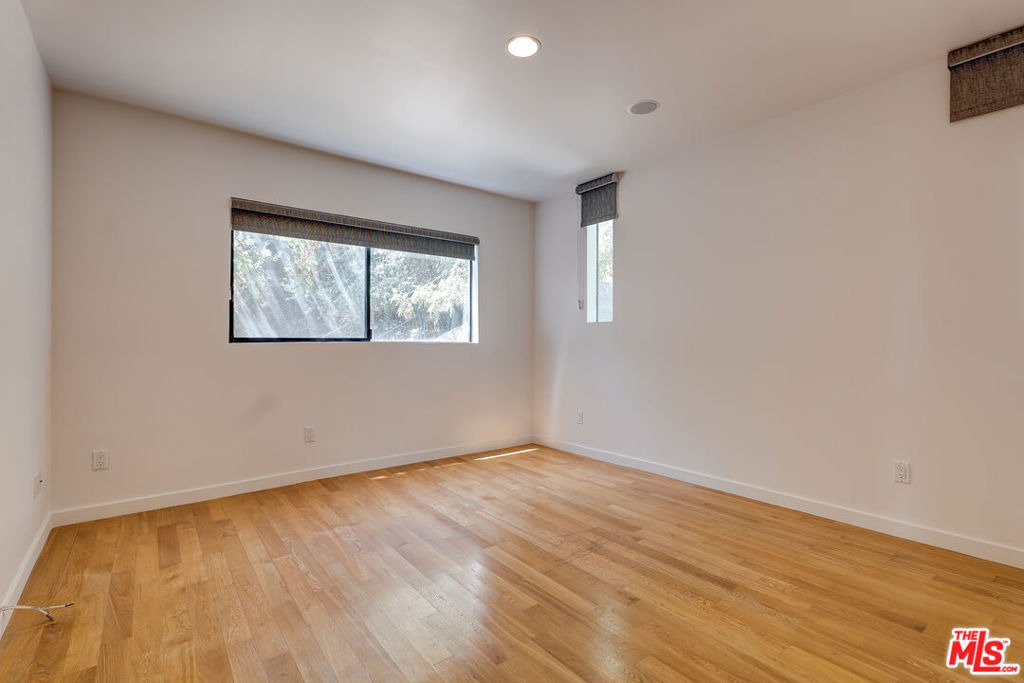 2216 Bancroft Avenue - Photo 27