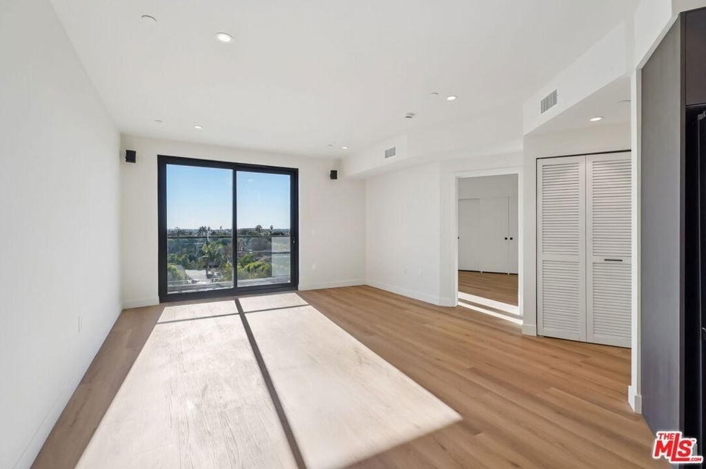 1110 S Spaulding Avenue - Photo 8