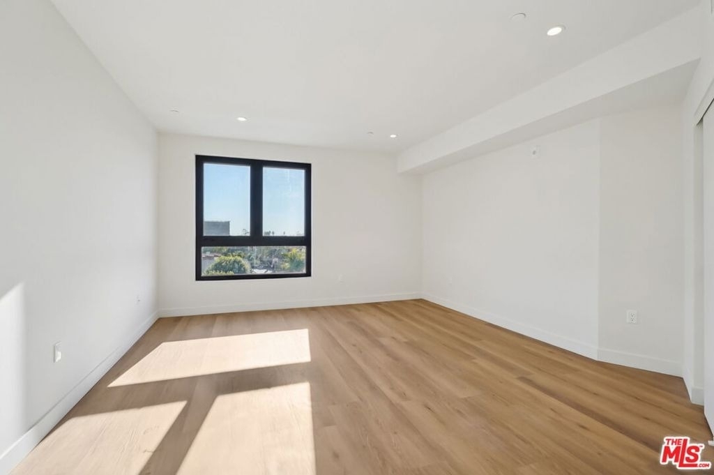 1110 S Spaulding Avenue - Photo 12