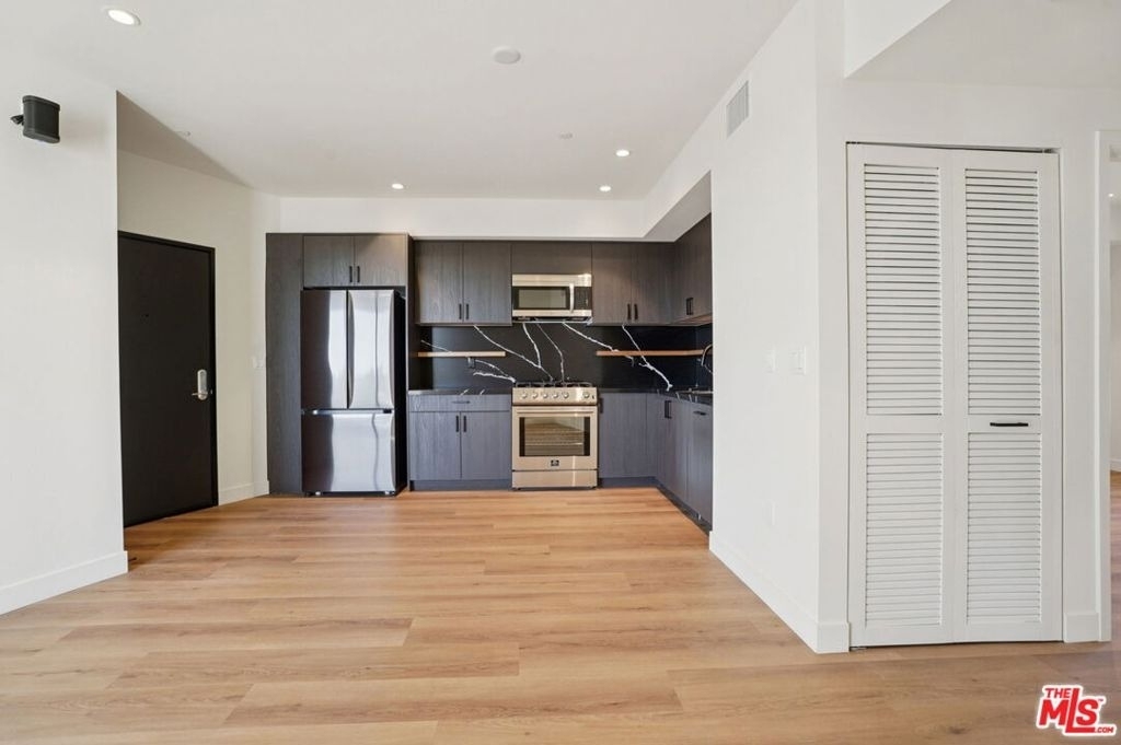 1110 S Spaulding Avenue - Photo 4