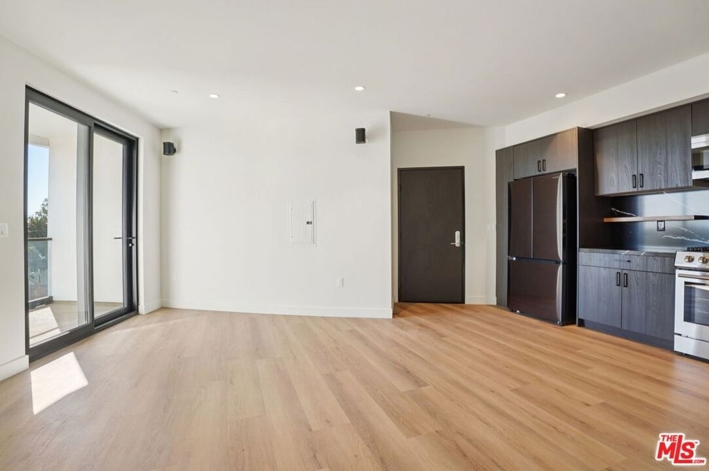 1110 S Spaulding Avenue - Photo 6