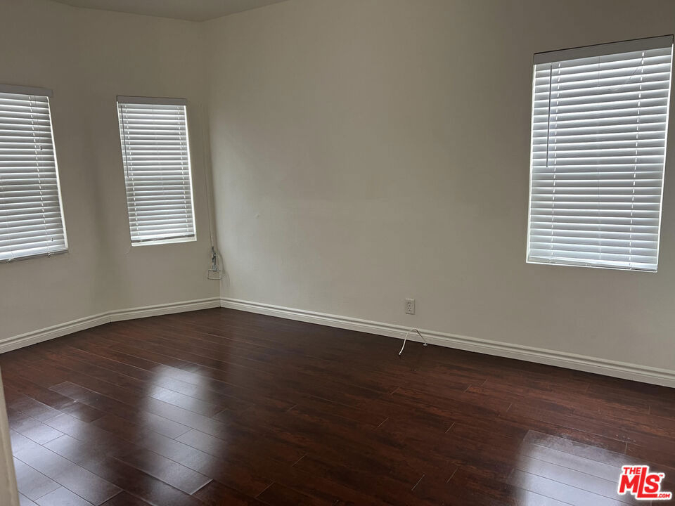 1406 2nd Avenue - Photo 2