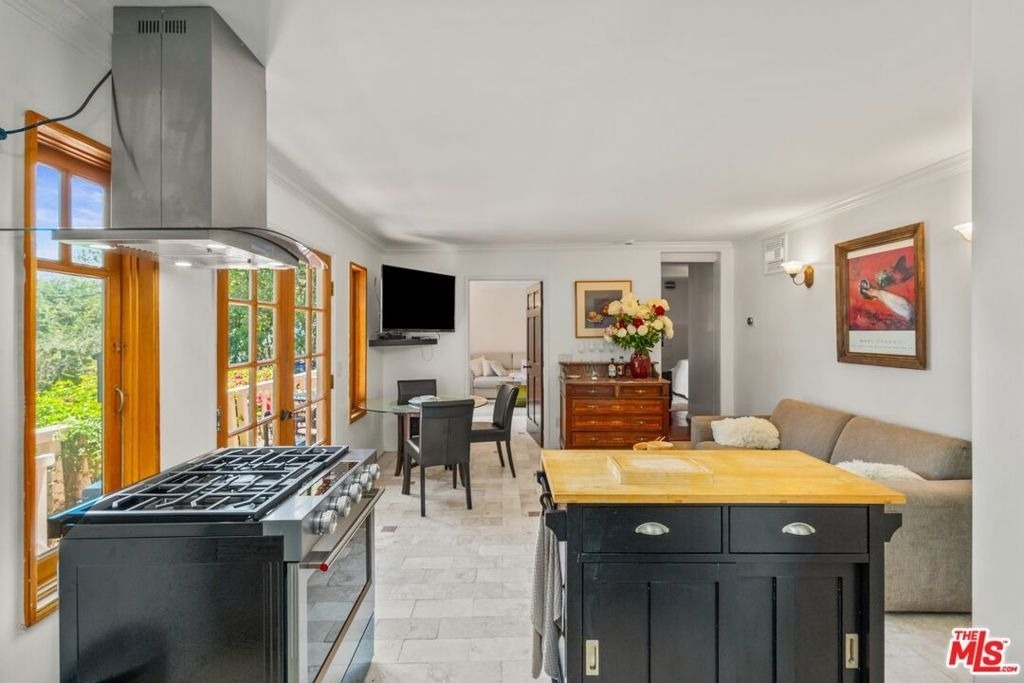 8298 Presson Place - Photo 9