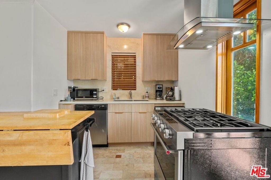 8298 Presson Place - Photo 7