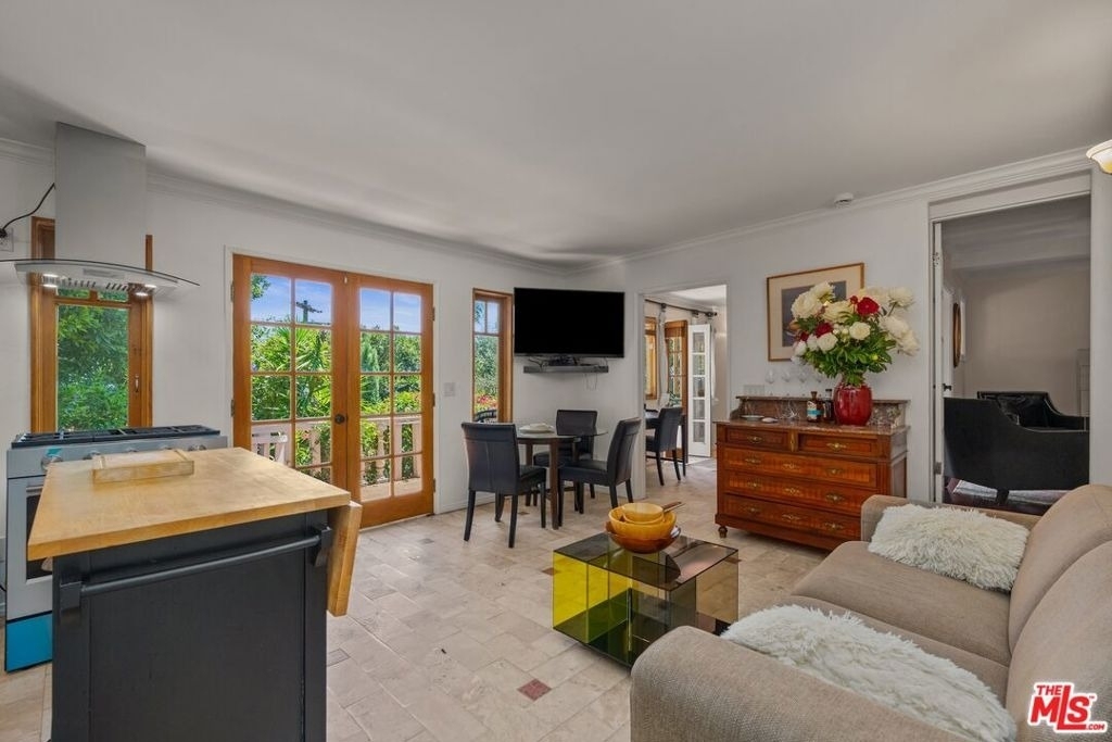 8298 Presson Place - Photo 8