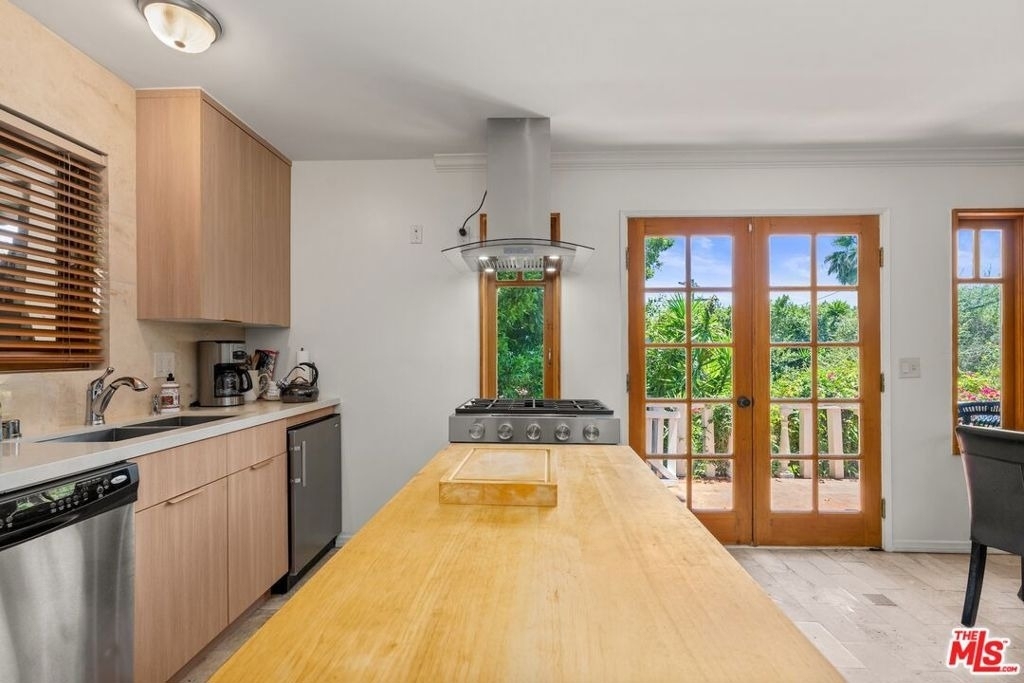 8298 Presson Place - Photo 6