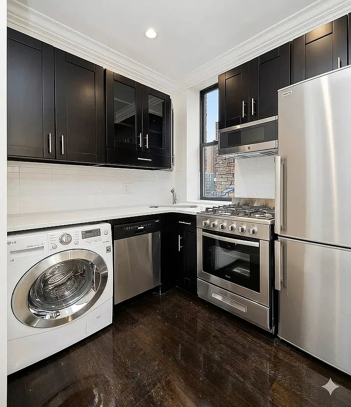 344 East 55th Street - Photo 2