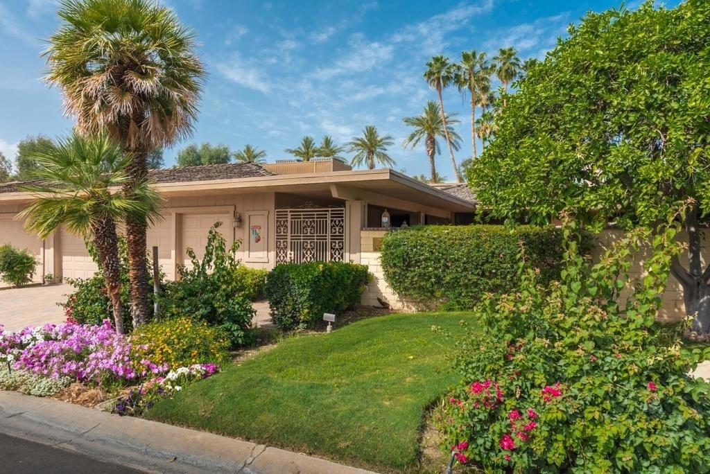 101 Columbia Drive - Photo 1