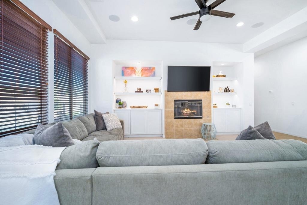 43569 Parkway Esplanade E - Photo 2
