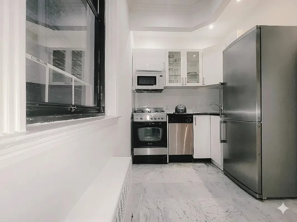 344 East 55th Street - Photo 2
