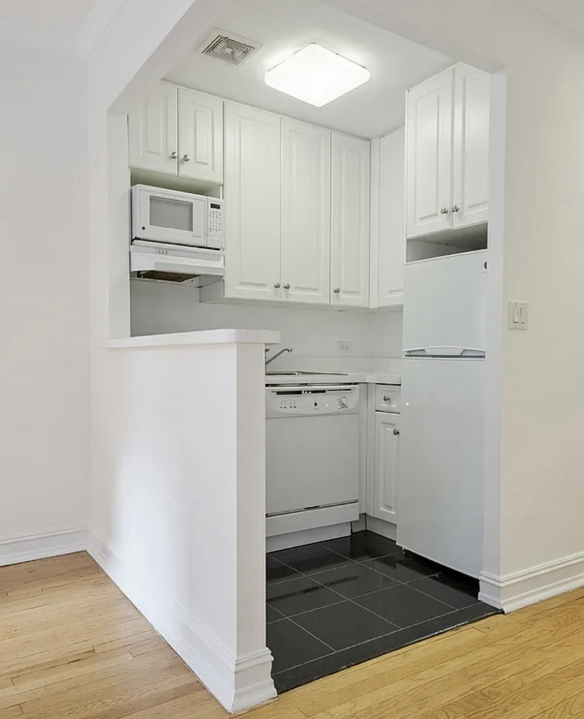 241 East 36th Street - Photo 1